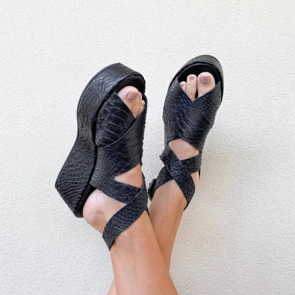 Matisse Black Textured Platform Sandals
